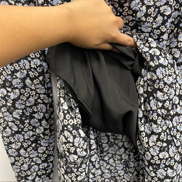 NEW - DYNAMITE FLORAL FALL DRESS / SIZE SMALL WITH TIE - Picture 7 of 9